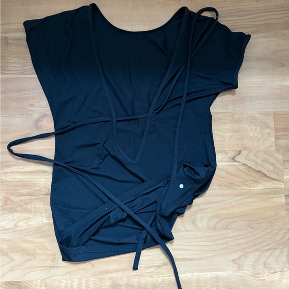 Multi-Wear Tie Tee: Lululemon - Picture 4 of 14